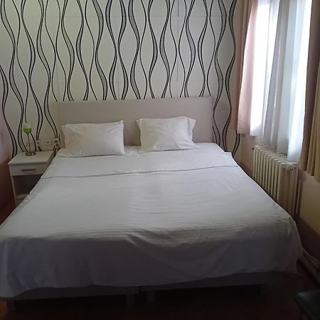 Hotel Vila Silia Skopje Zewnętrze zdjęcie