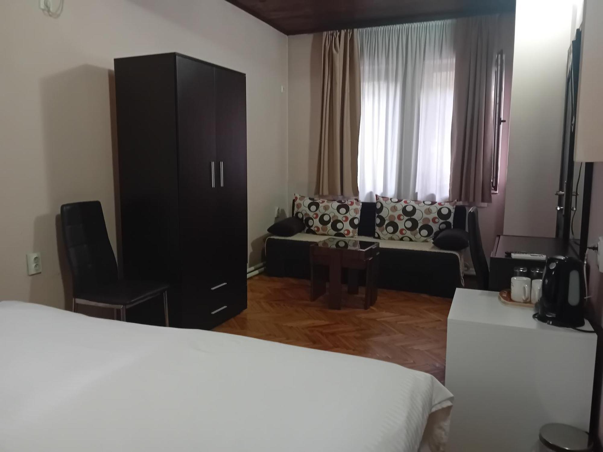 Hotel Vila Silia Skopje Zewnętrze zdjęcie