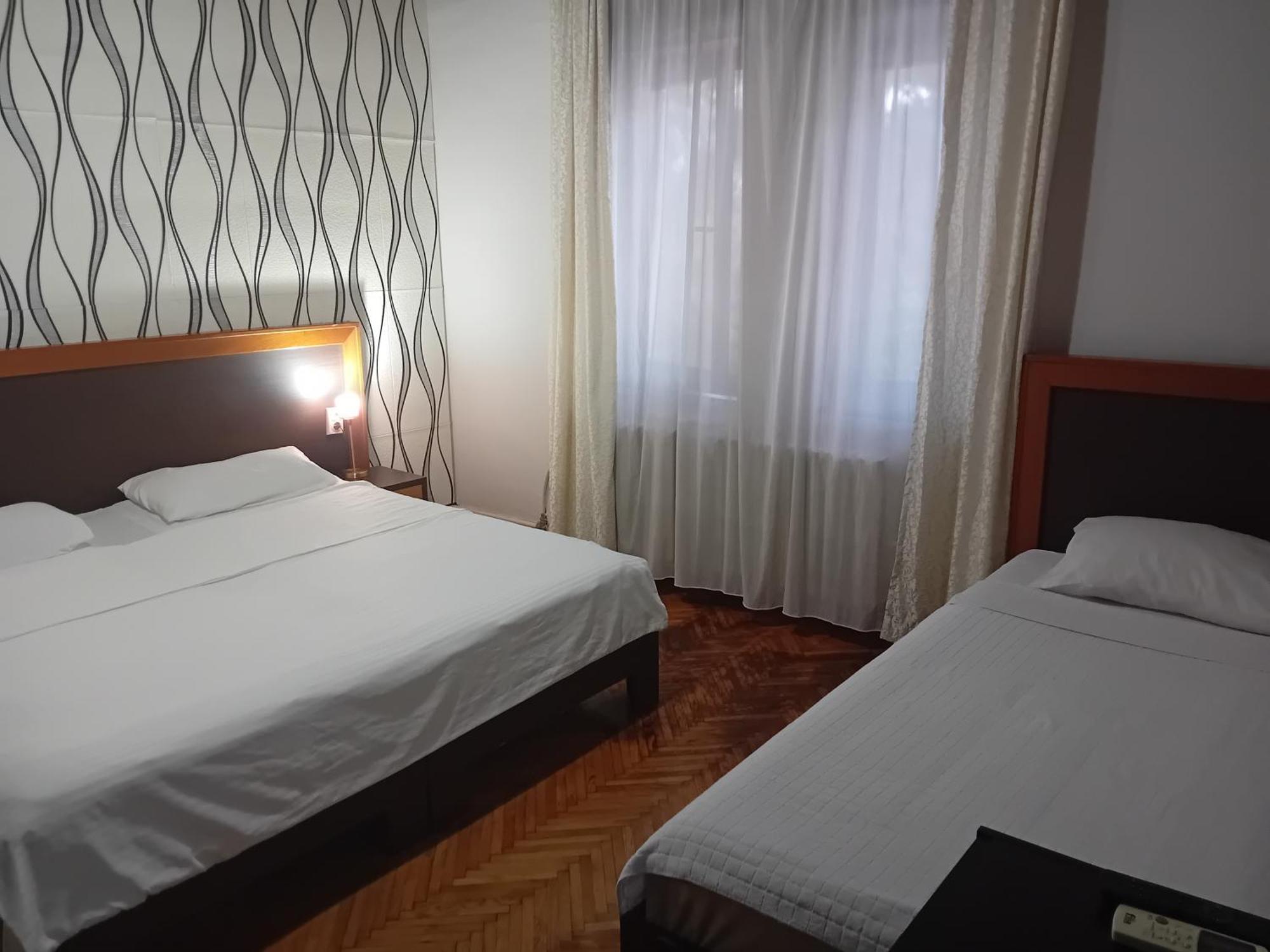 Hotel Vila Silia Skopje Zewnętrze zdjęcie